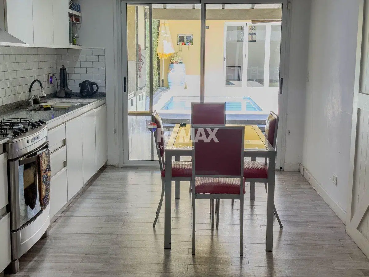 VENTA EXCELENTE CASA CH 5 AMB. C/Coch - SAN ISIDRO 5
