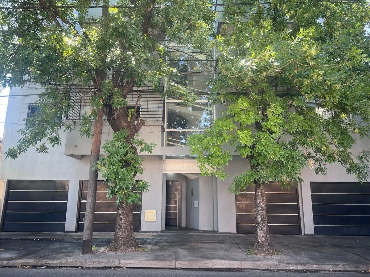 VENTA DPTO 1 ambiente DIVISIBLE con BALCON CASEROS 2