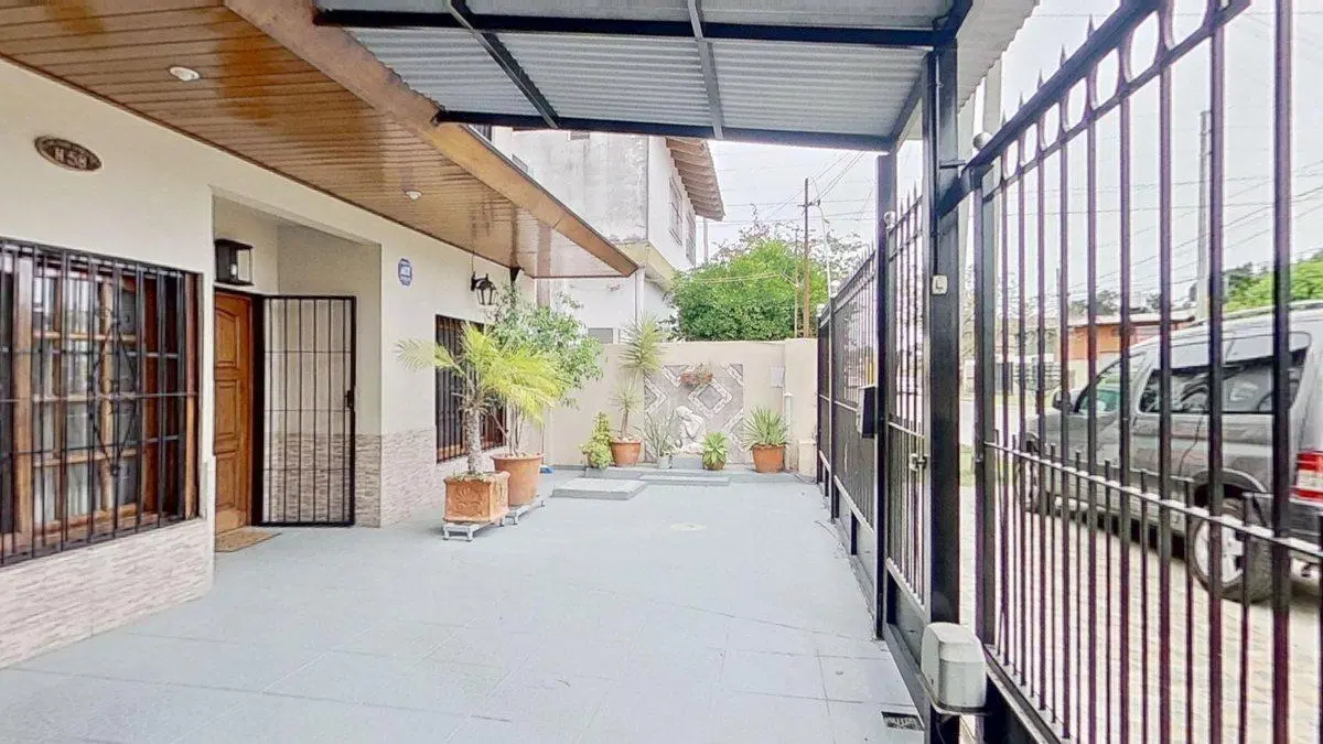 Venta Casa 5 amb cochera/ parrilla en Grand Bourg 3
