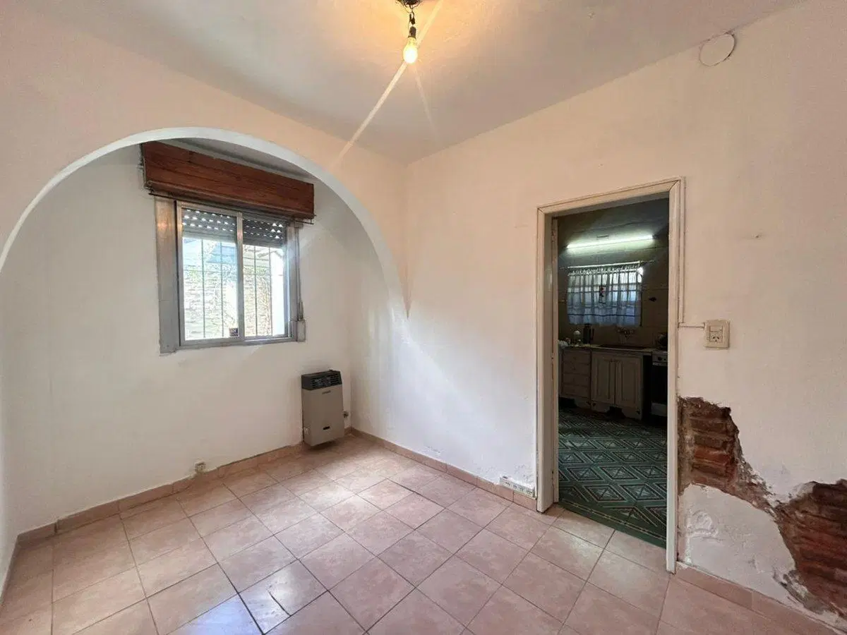 CASA PARA DOS FAMILIAS O VIVIENDA Y RENTA LANÚS O 5