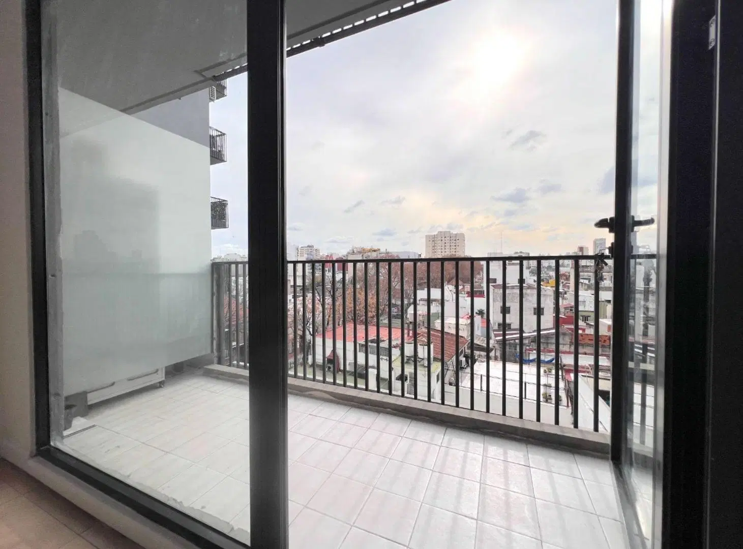 Venta Monoambiente con balcón full amenities 5