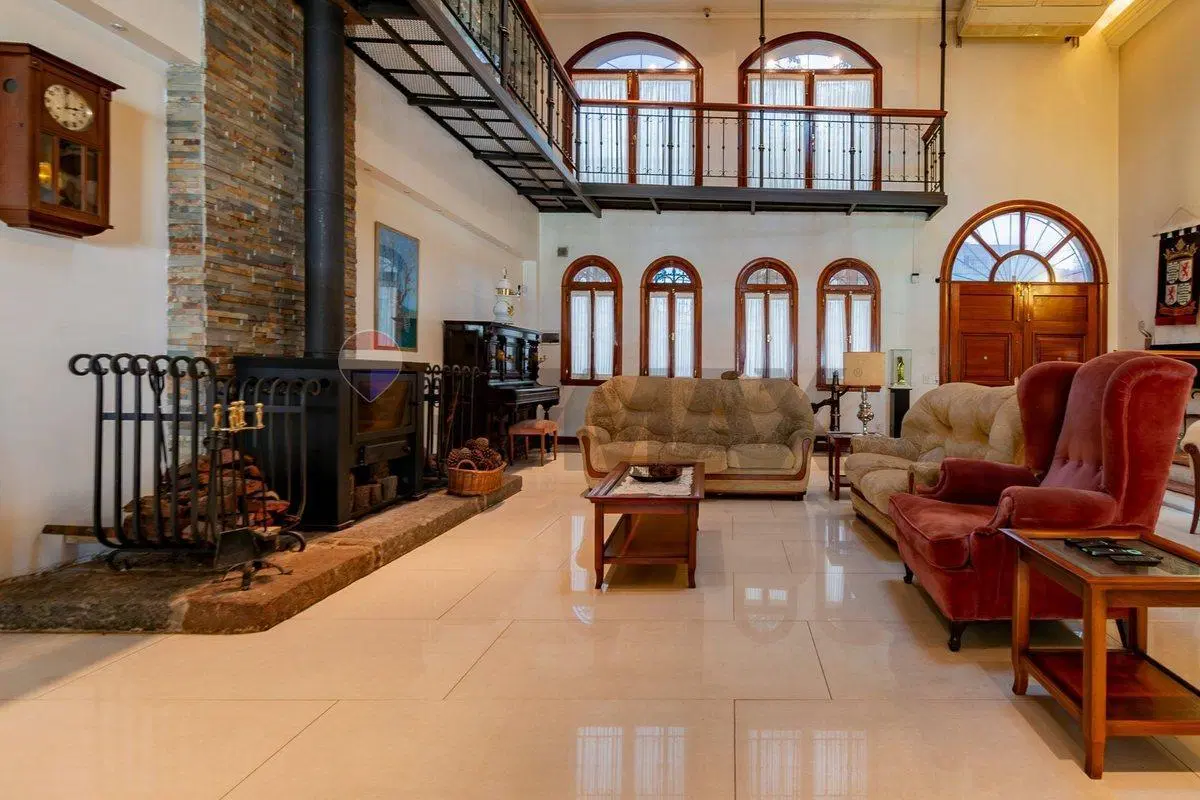 CASA CON JARDIN Y PILETA FINANCIA 100%!! 3