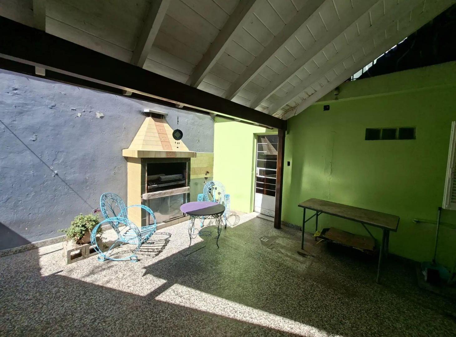 Foto de Venta Casa 4 Amb c/ Cochera en Terreno Propio, imagen 3