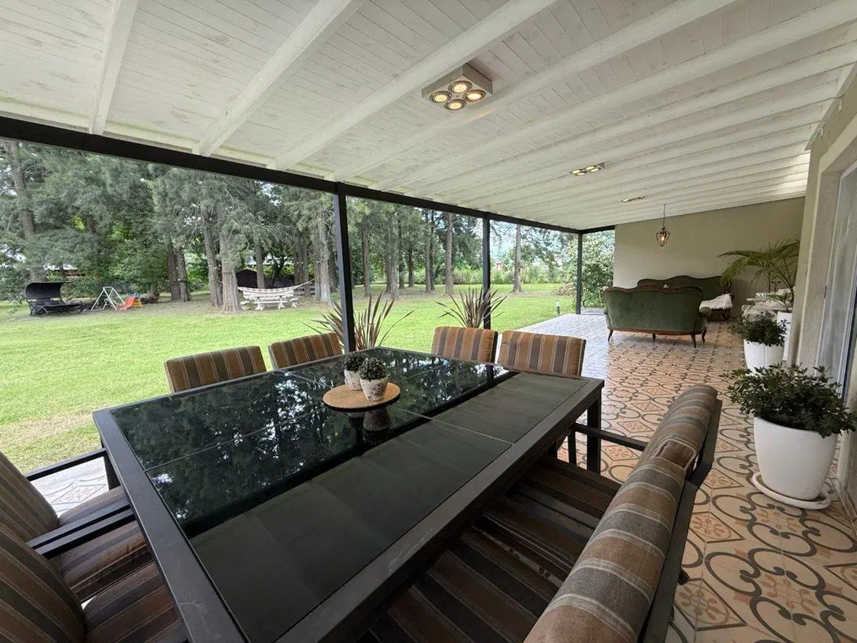 Casa 5 ambientes en Fincas de San Vicente chacras 4