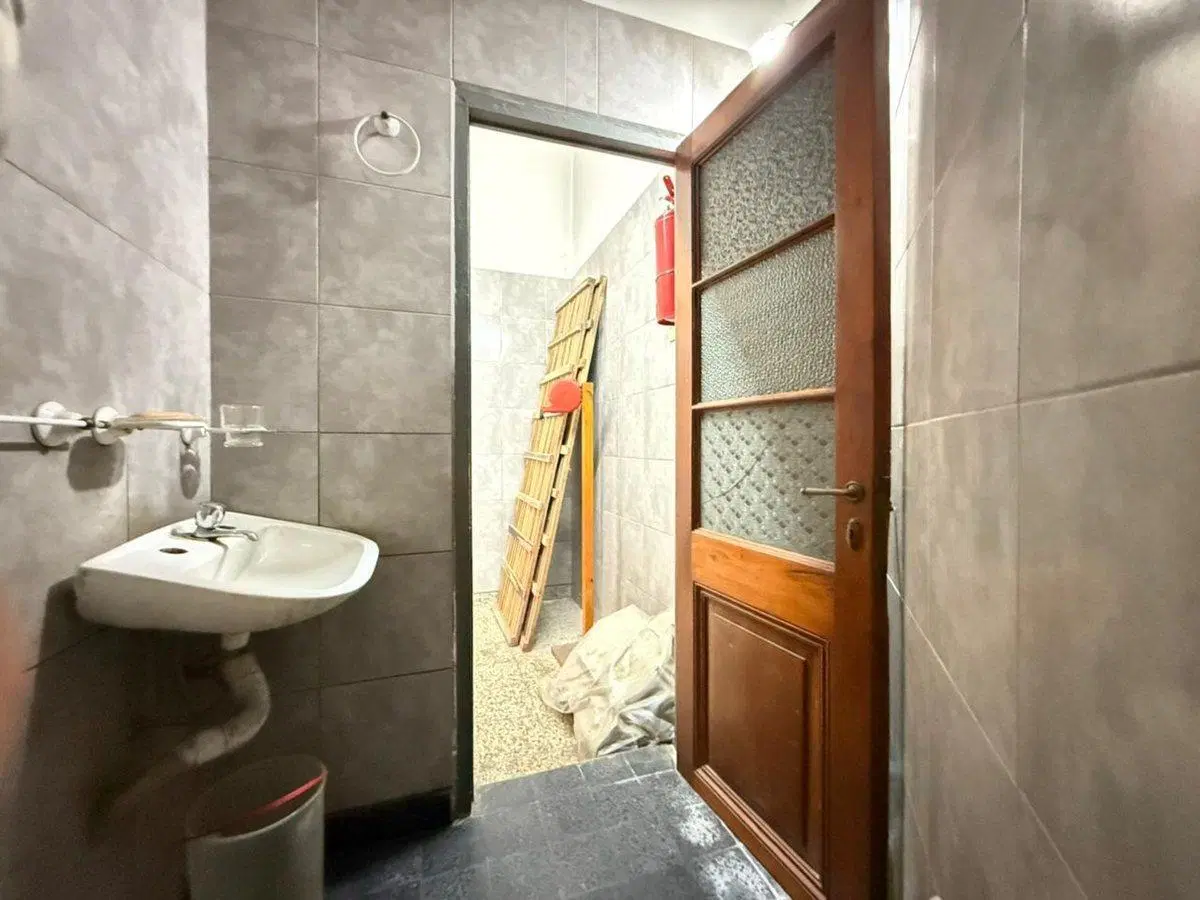 OPORTUNIDAD VENTA DE LOCAL ESTACION LANUS 2