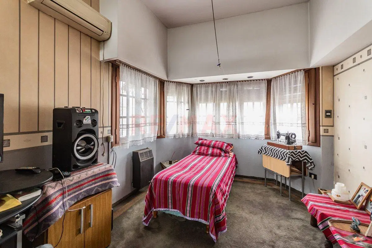 Venta Casa RamosMejía IDEAL INVERSION  OPORTUNIDAD 5