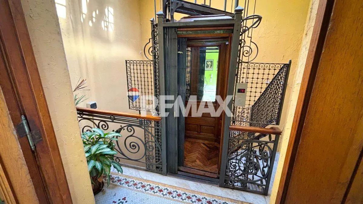 EN VENTA PH ÚNICO EN BALVANERA C/ASCENSOR y AZOTEA 3