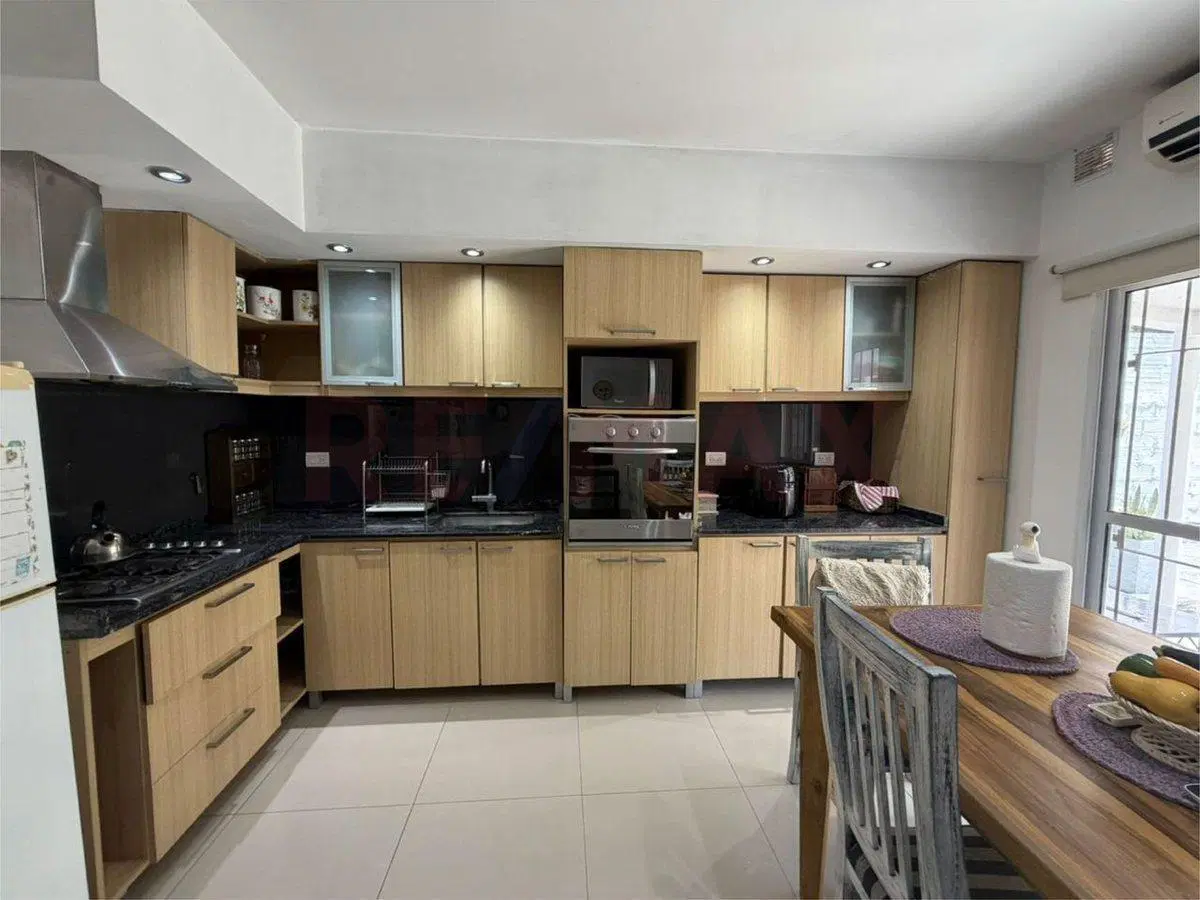Venta casa jardín, parrilla y cochera Benavidez 3