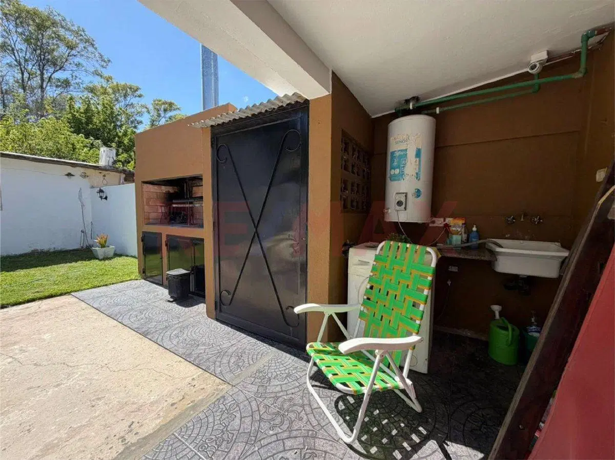 Venta casa jardín, parrilla y cochera Benavidez 2