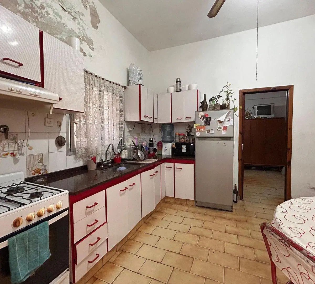 CASA 4 AMB CON COCHERA JARDIN Y LOCAL LANUS OESTE 4