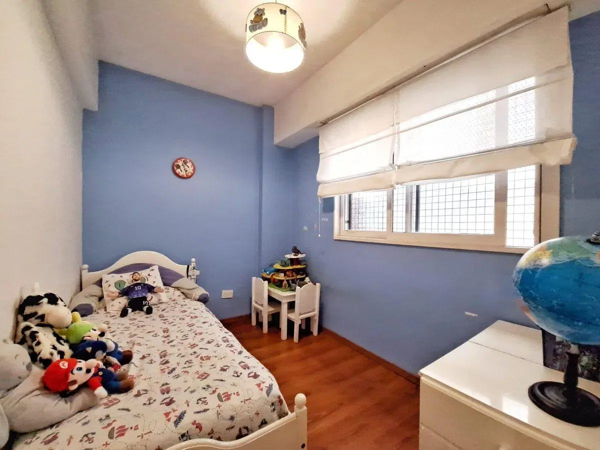Depto 4 amb con balcón en venta en Almagro 5
