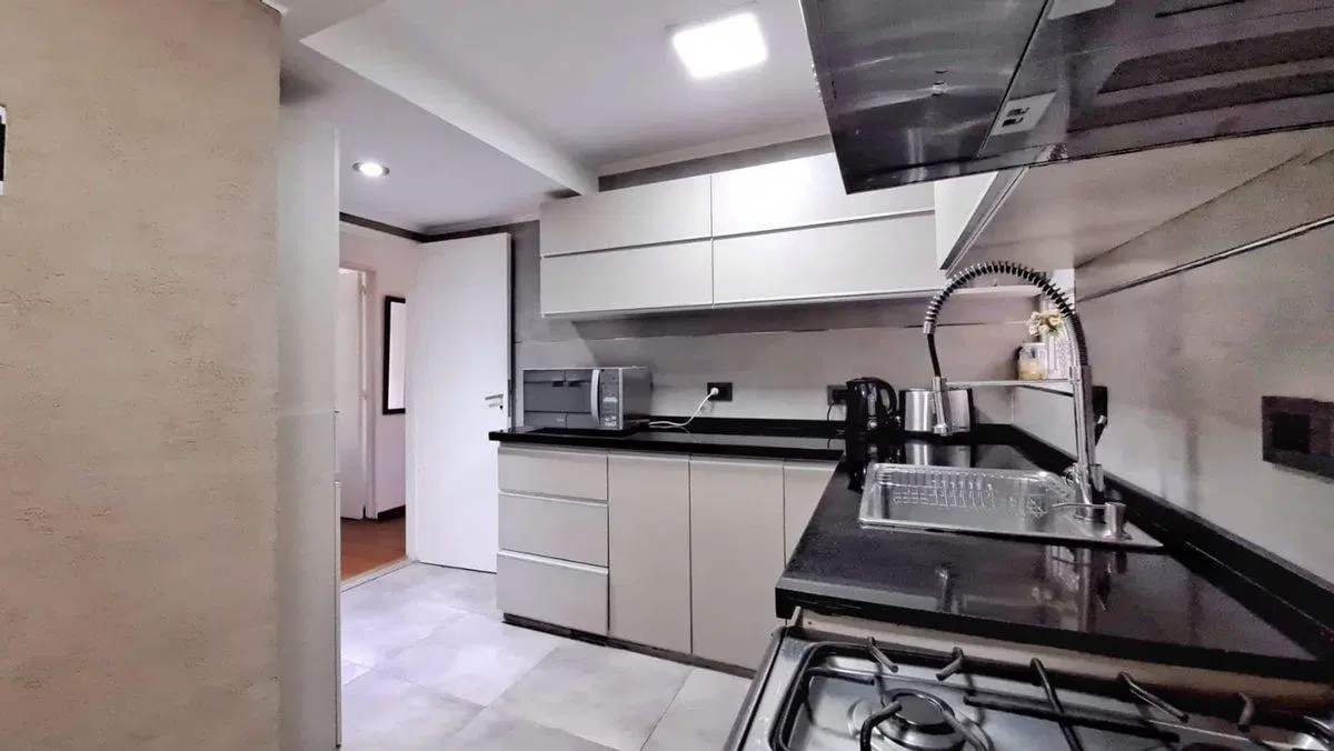 Depto 4 amb con balcón en venta en Almagro 3
