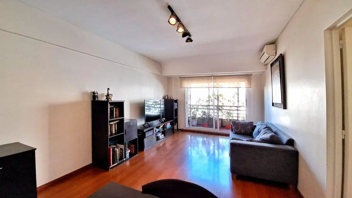 Depto 4 amb con balcón en venta en Almagro 4