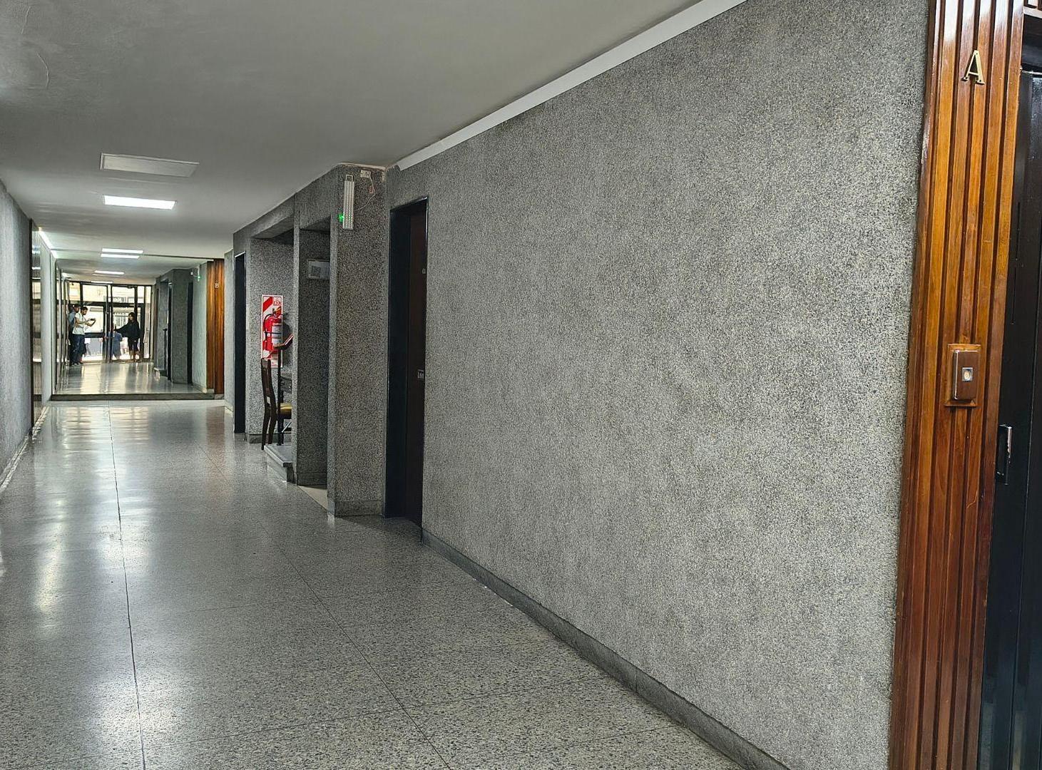 Foto de VENTA DEPARTAMENTO 4 AMB EN RECOLETA APTO CREDITO, imagen 5