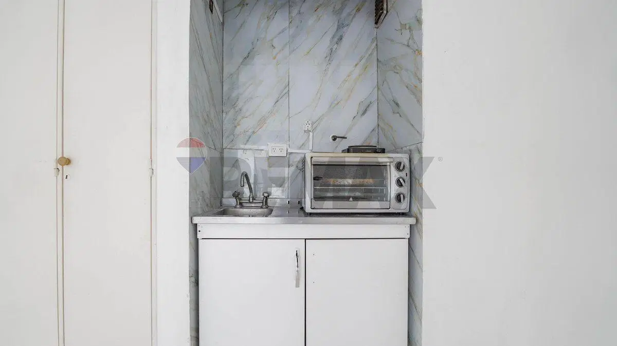 Venta Depto monoambiente, San Nicolas, con balcón 3