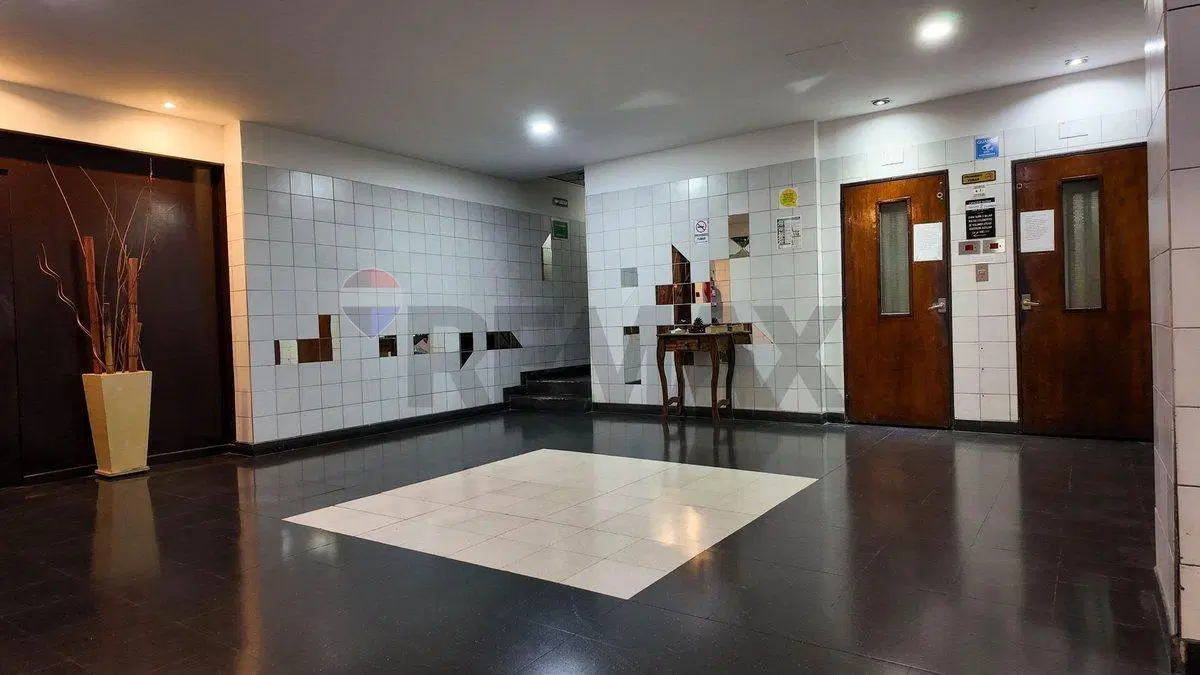 Venta Depto monoambiente, San Nicolas, con balcón 2