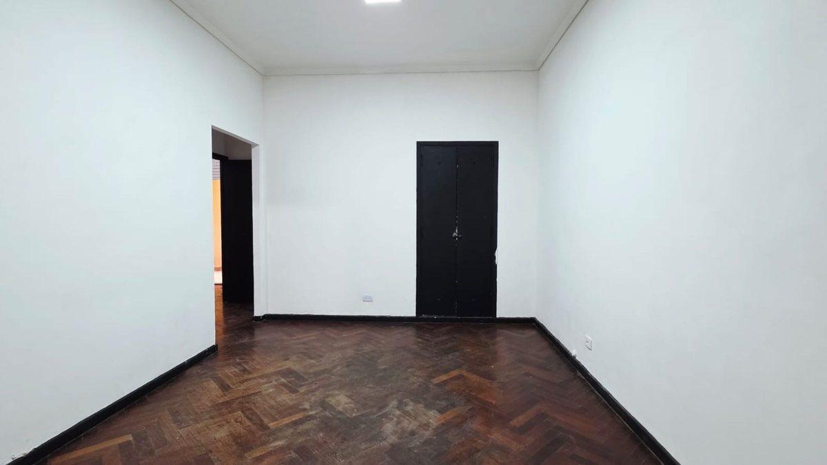 Foto de VENTA DEP 3 AMB CON 2 PATIOS A RECICLAR CHACARITA, imagen 2