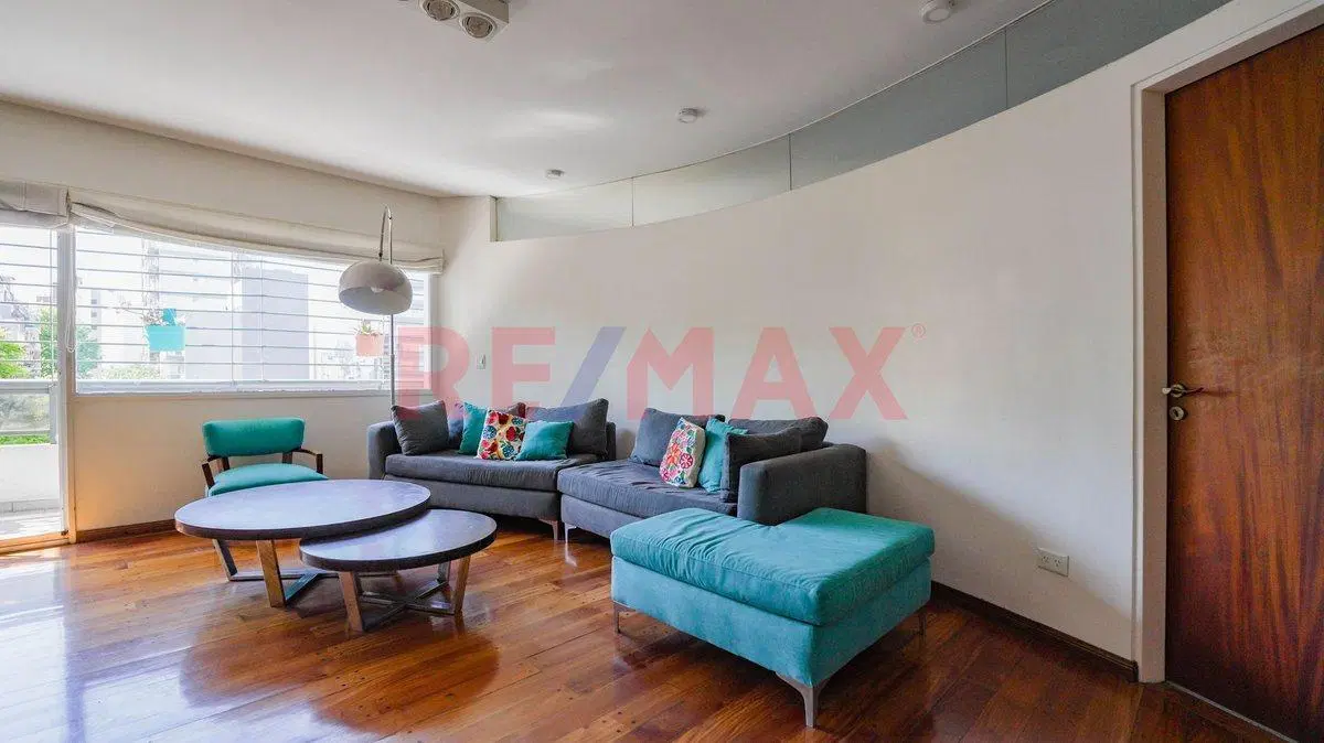 VENTA DEPTO 4 AMB + ESCRITORIO EN CABALLITO, COCH. 5
