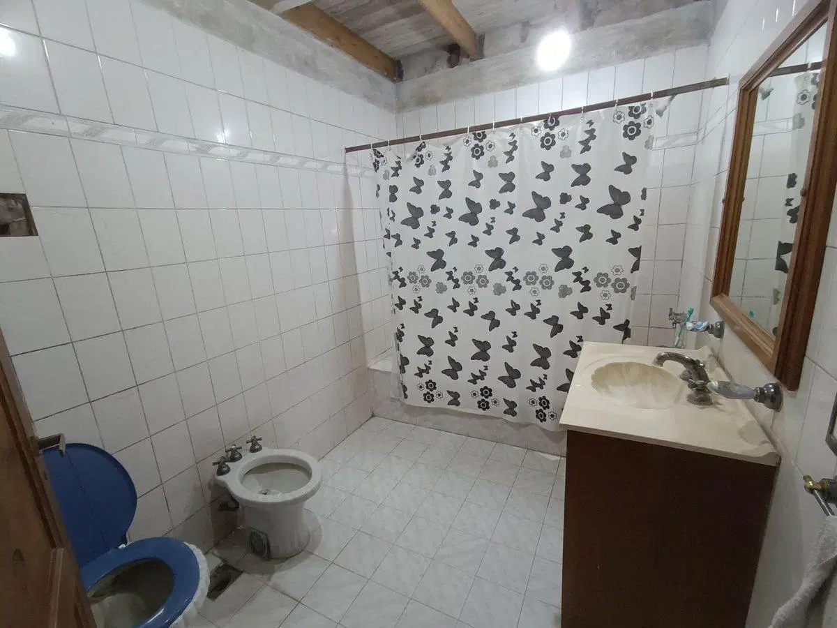 Venta terreno con casa 3 amb y parque Berazategui 8