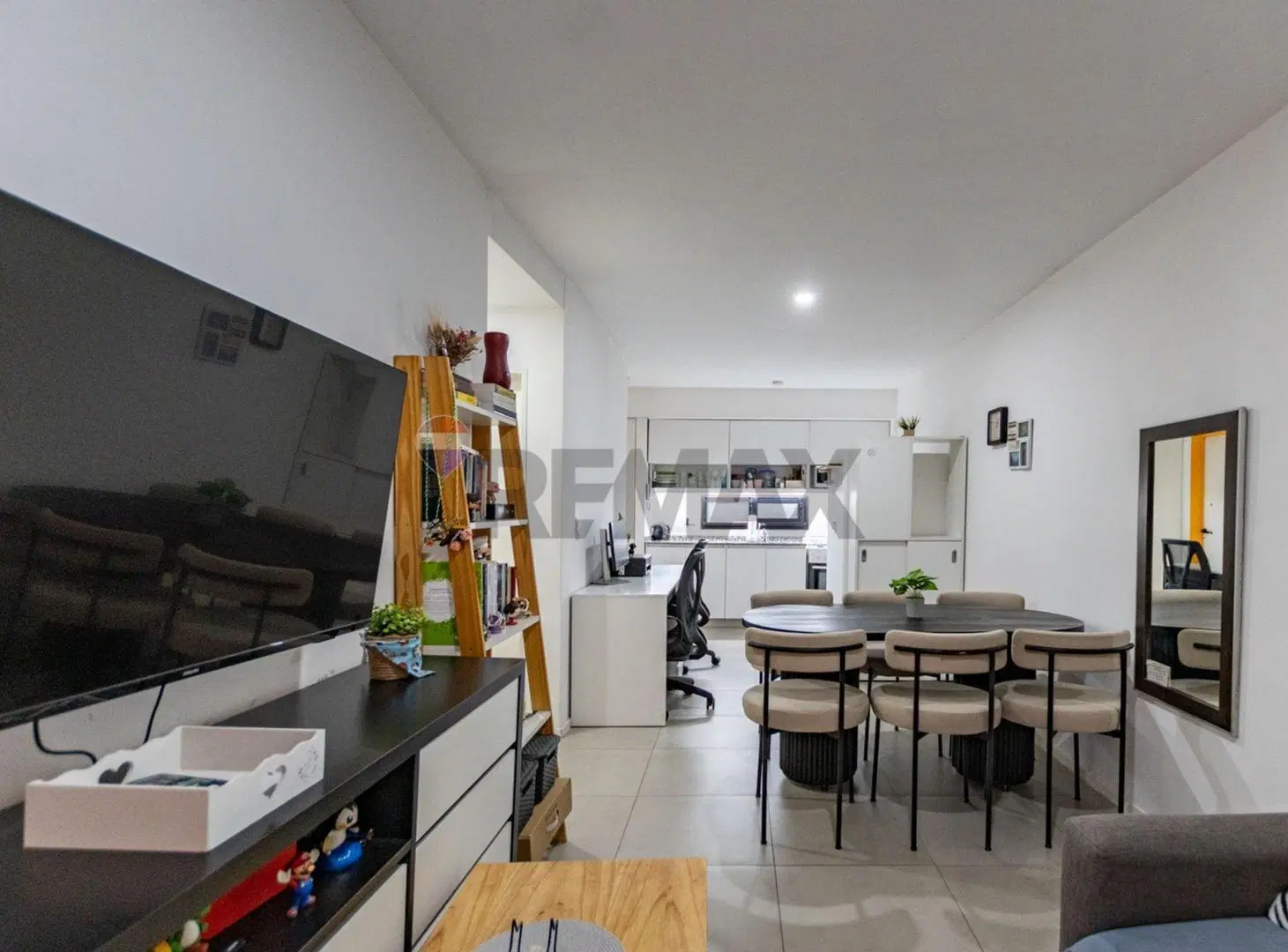 VENTA  DEPTO. 2 AMBIENTES CON JARDÍN Y PARRILLA !! 2