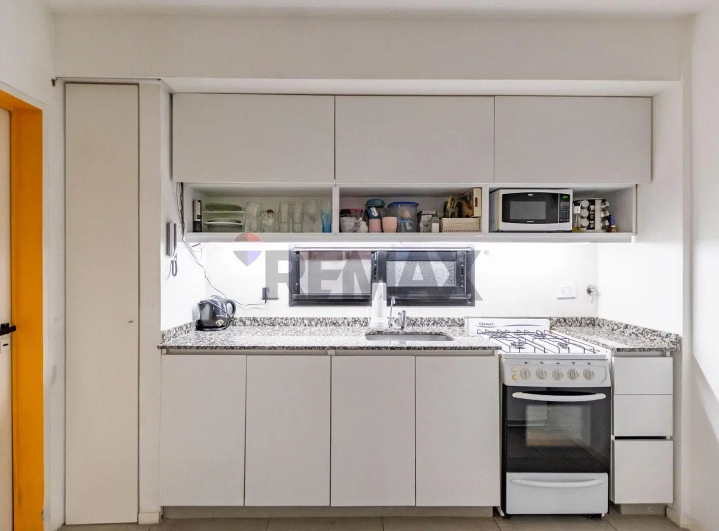 VENTA  DEPTO. 2 AMBIENTES CON JARDÍN Y PARRILLA !! 4