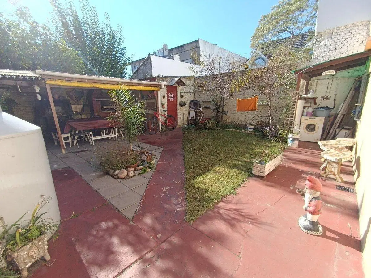 Venta Casa con terreno Bernal Wilde 8