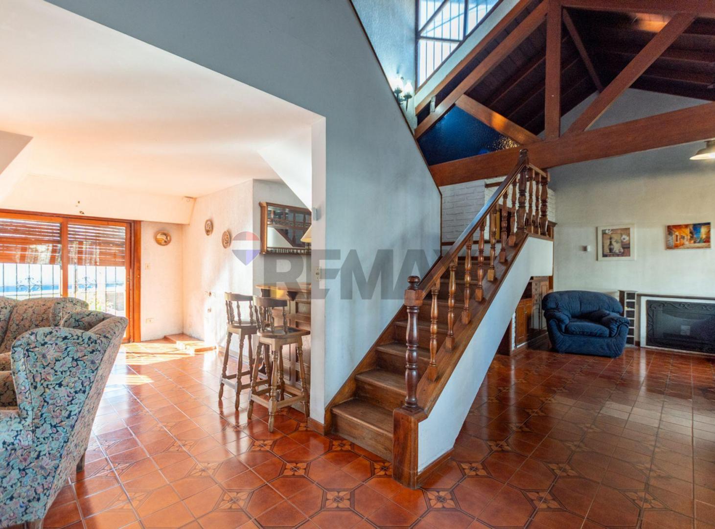 Foto de VENTA CASA JARDIN PISCINA QUINCHO COCHERA, imagen 4