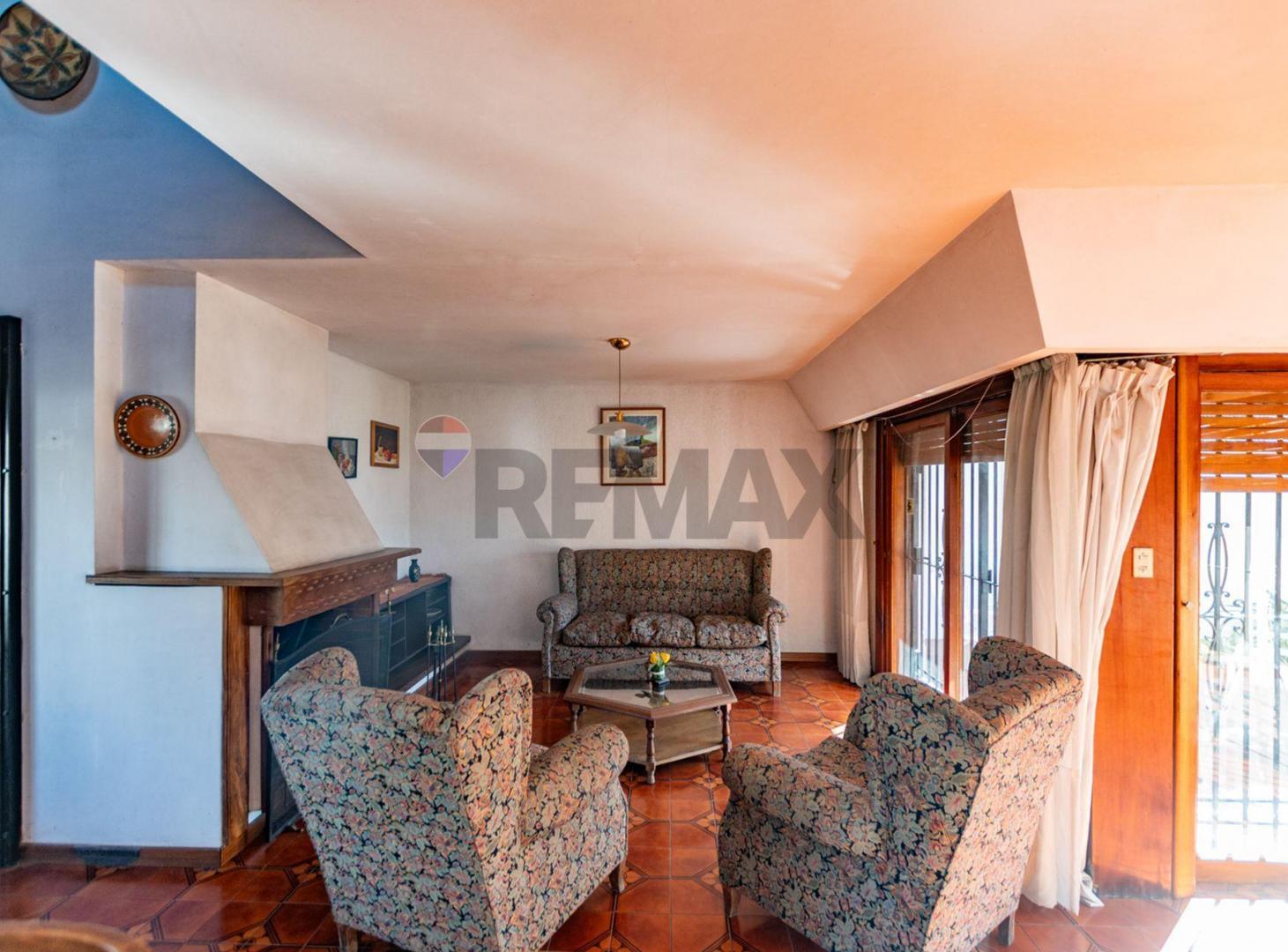 Foto de VENTA CASA JARDIN PISCINA QUINCHO COCHERA, imagen 2