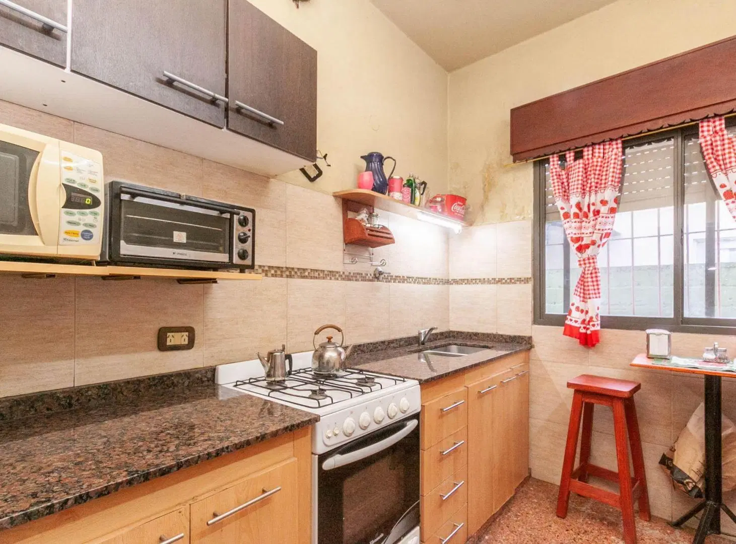 VENTA VIVIENDA MULTIFAMILIAR GARAGE PATIO LANUS 5