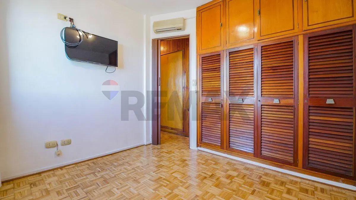 VENTA . EXCELENTE DEPARTAMENTO 3 AMB . FLORES 5