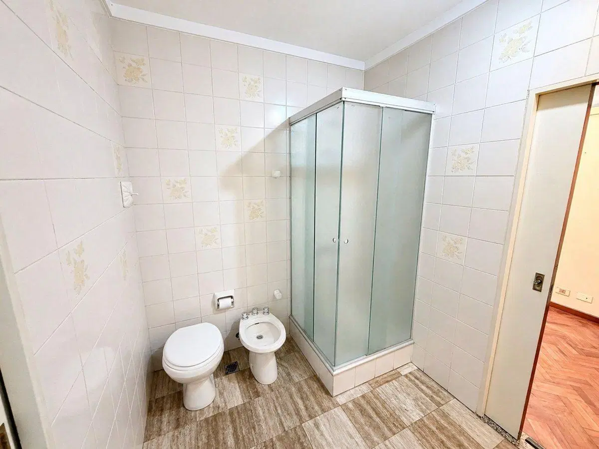 VENTA Casa única 7 amb con cochera y amplio jardín 8