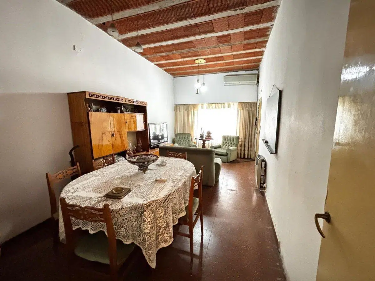 VENTA casa 4 amb Caseros 8