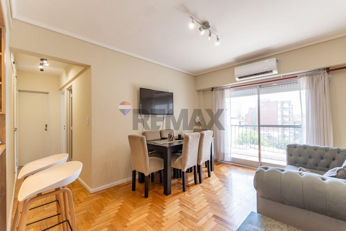 Foto de VENDEMOS- Dpto. 3 amb c/balcon - Villa del Parque, imagen 2