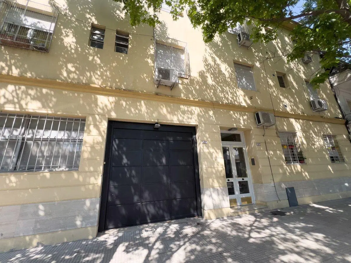 VENTA DEP 2 AMB VELEZ SARFIELD  LUMIN. P/ ESCALERA 8