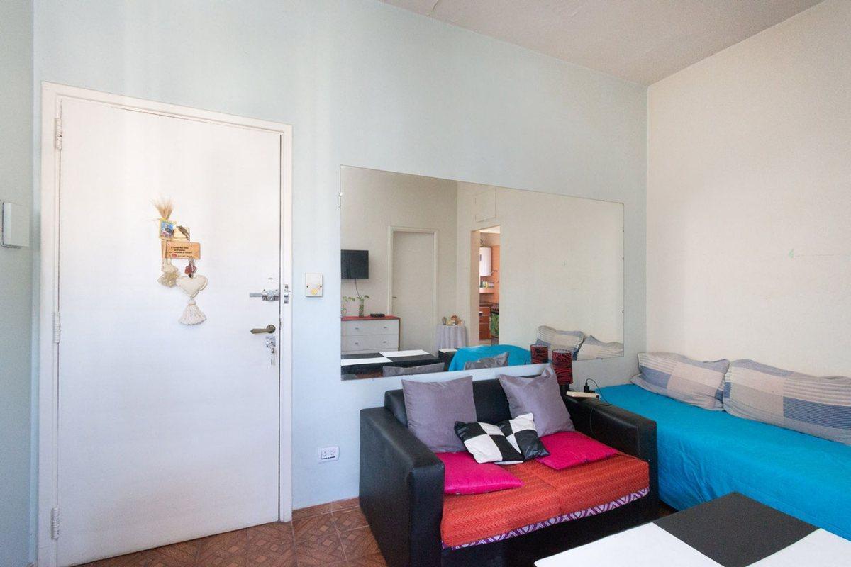 Foto de VENTA DEP 2 AMB VELEZ SARFIELD LUMIN. P/ ESCALERA, imagen 3