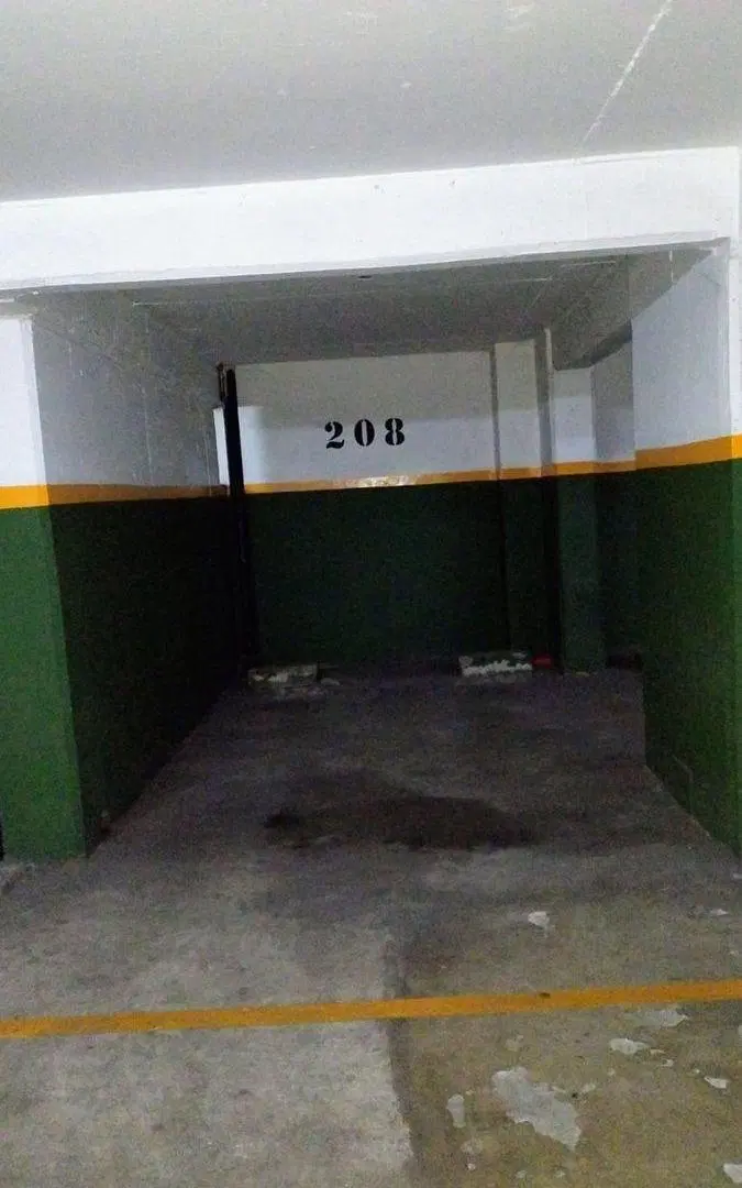 VENTA COCHERA FIJA EN RECOLETA 4