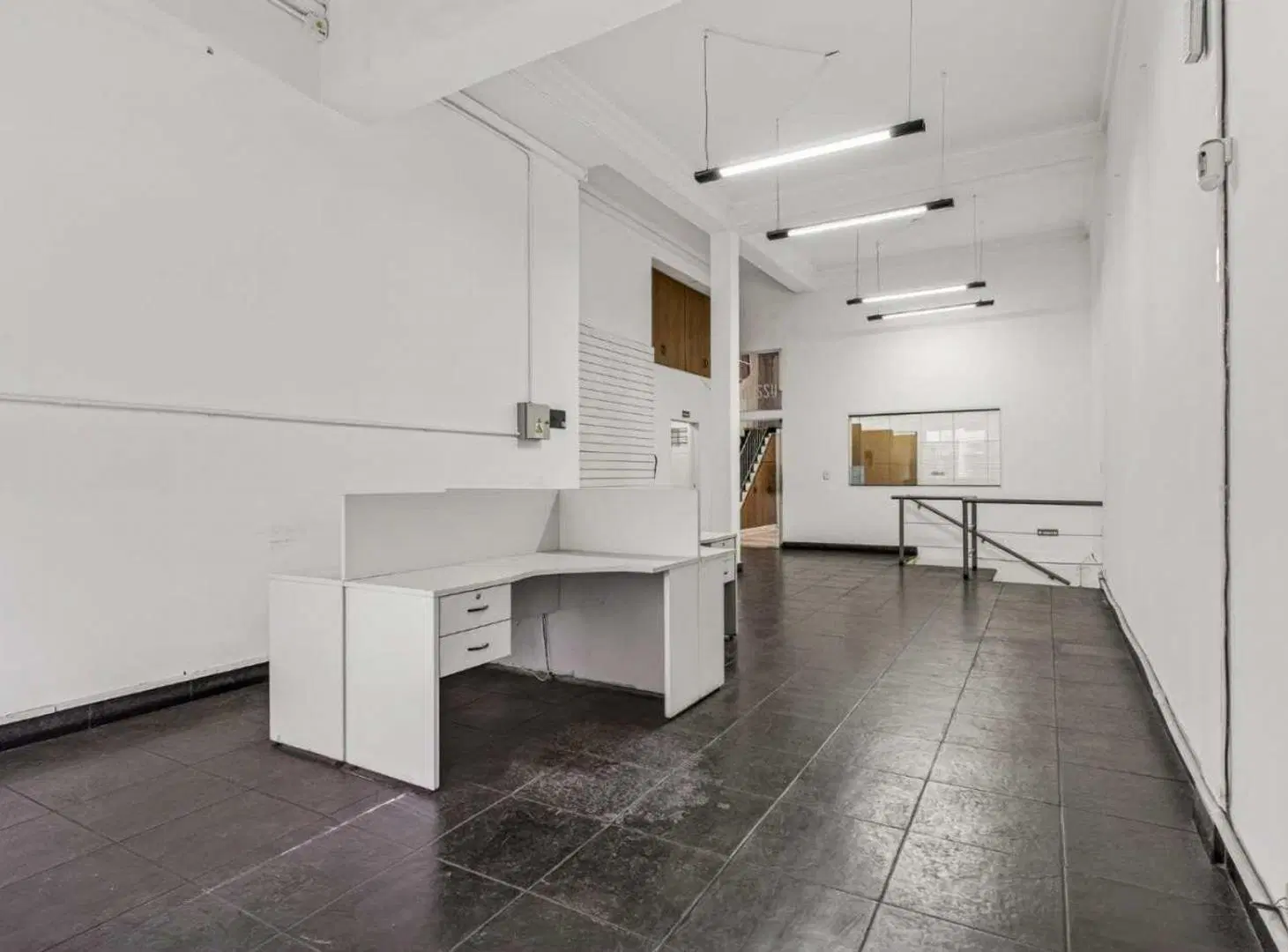 Venta Edificio Comercial c/ Subsuelo Av. San Juan 3