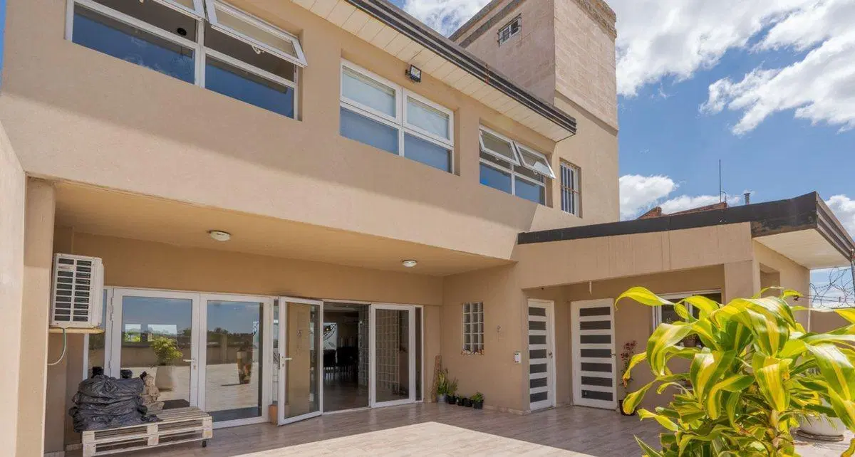 Casa 6 Amb c/ Galpón Terraza Coch en San Martín 8