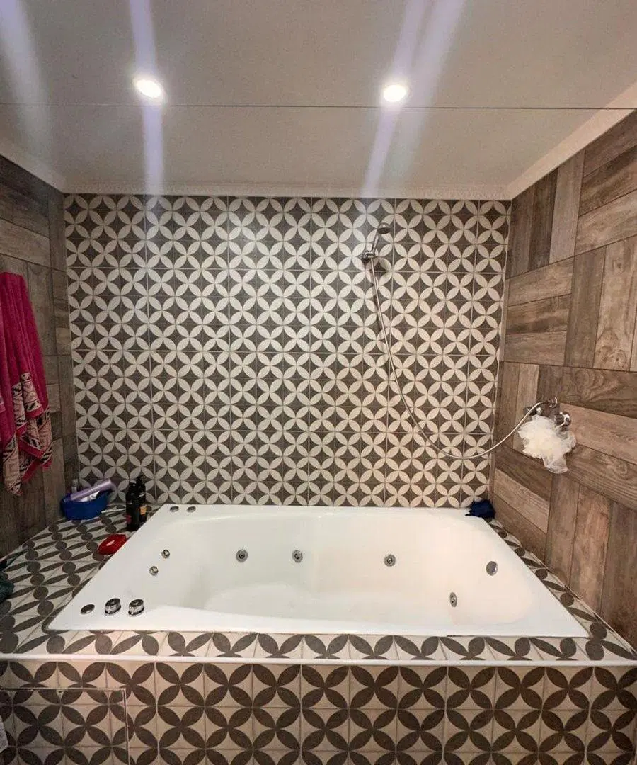 VENTA CASA MULTIFAMILIAR + LOCAL + RENTA LOTE 8