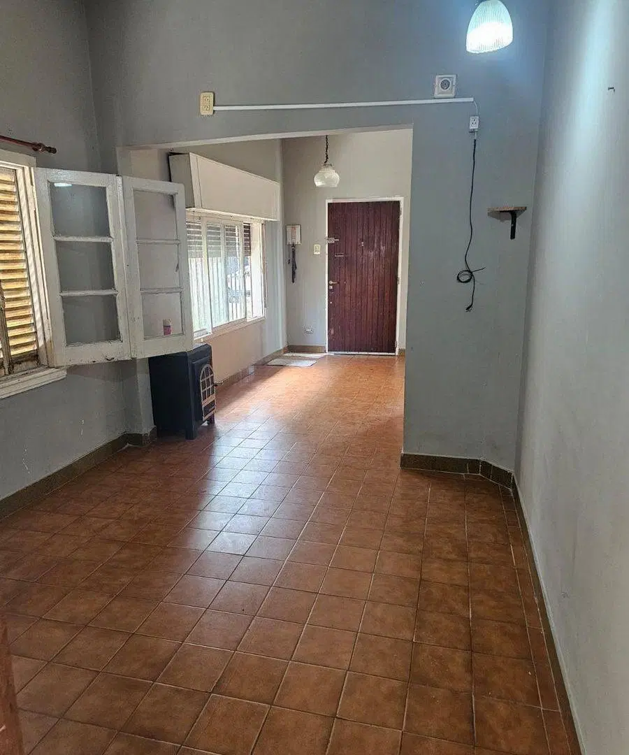 VENTA CASA 4 AMB -PATIO -JARDIN-GARAGE-LAVALLOL 4