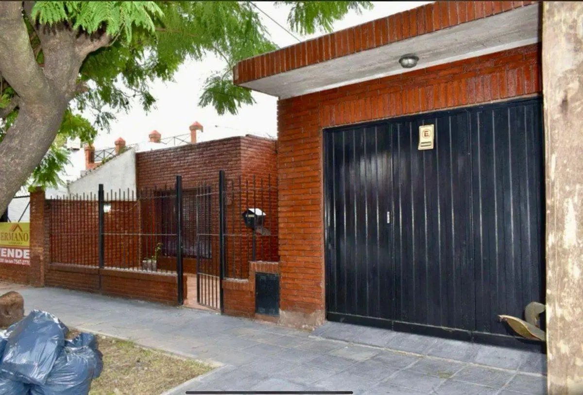 VENTA CASA 3 AMB FONDO LIBRE 7