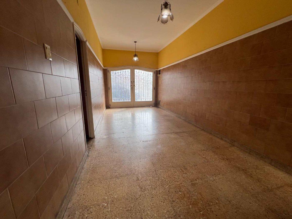 Foto de Venta casa lote propio parque chacabuco reciclada, imagen 1
