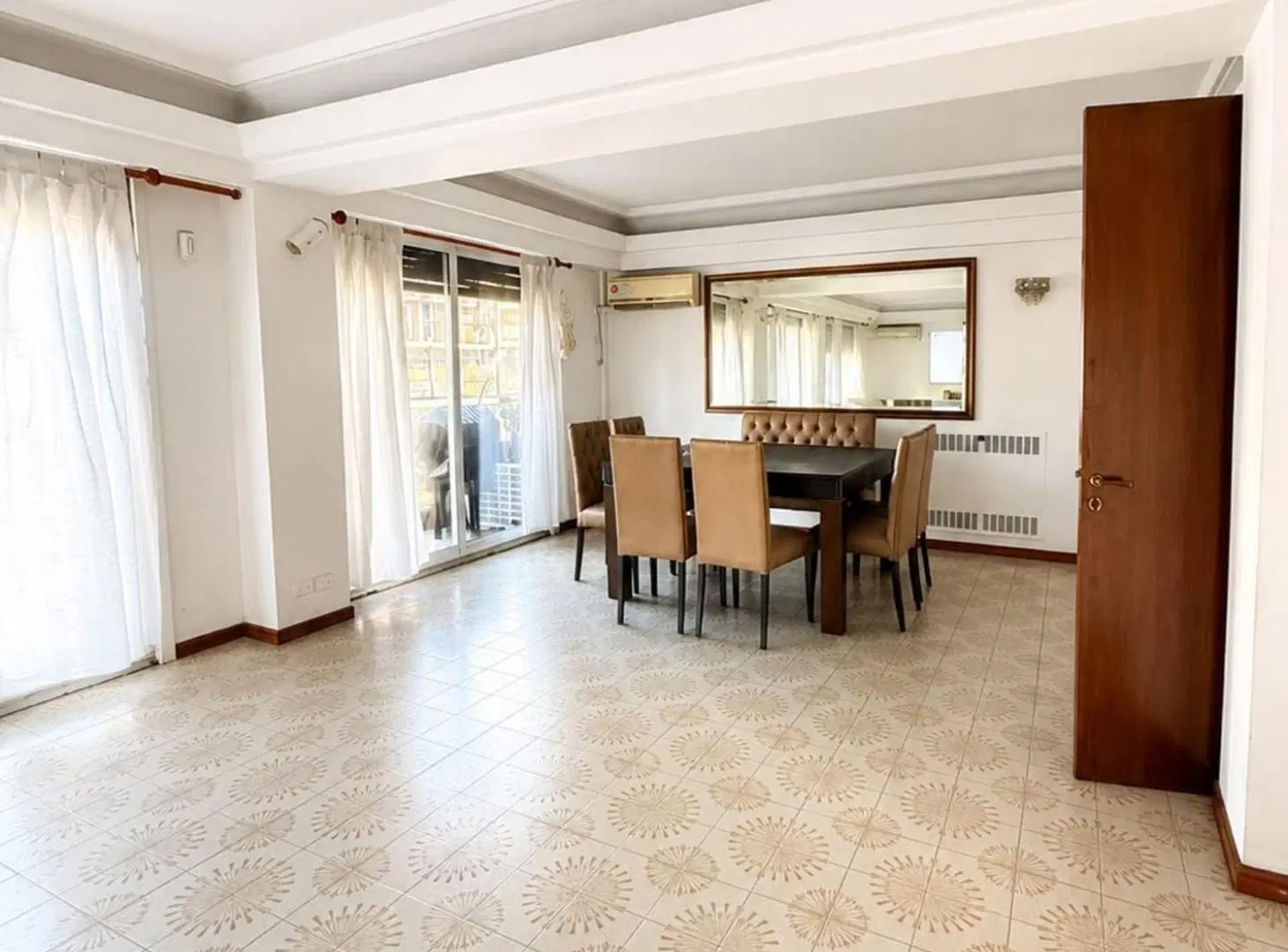 VENTA PISO 6 AMB CON DEP, COCHERA 2 AUTOS FLORES 4