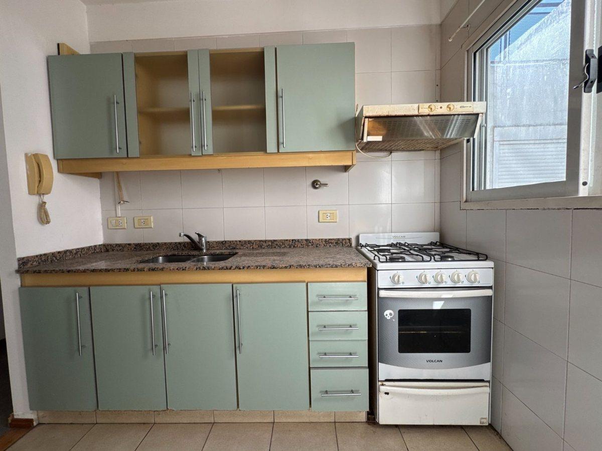 Foto de VENTA PH DE 2 AMB C/TERRAZA FLORES- APTO CREDITO, imagen 4