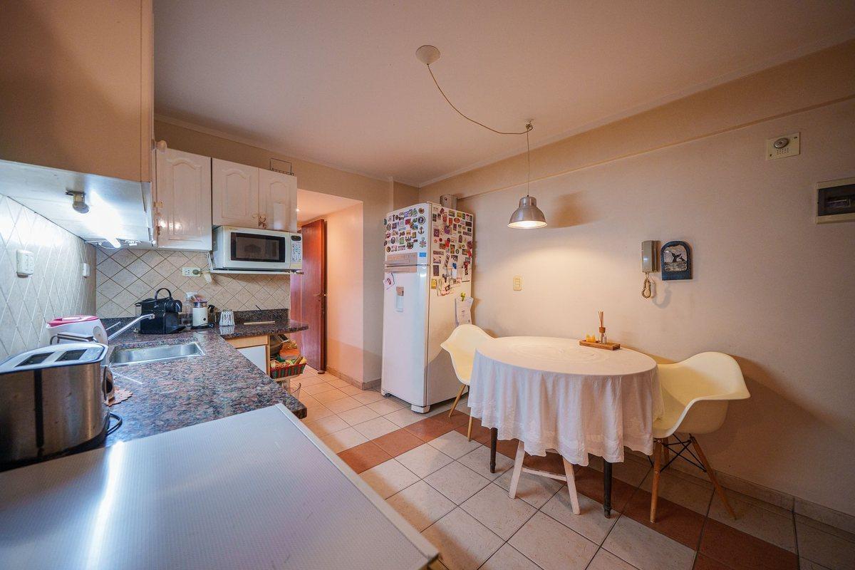 Foto de VENTA DPTO 4 AMBIENTES COCHER BAUL BALCON RECOLETA, imagen 5