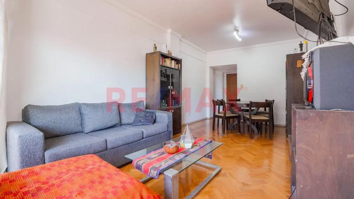 VENTA DEPTO 4 AMBIENTES CON DEPENDENCIA Y BALCON 5