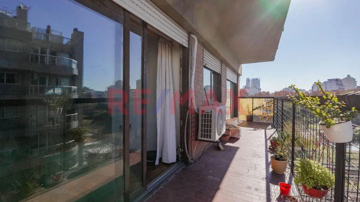 VENTA DEPTO 4 AMBIENTES CON DEPENDENCIA Y BALCON 2