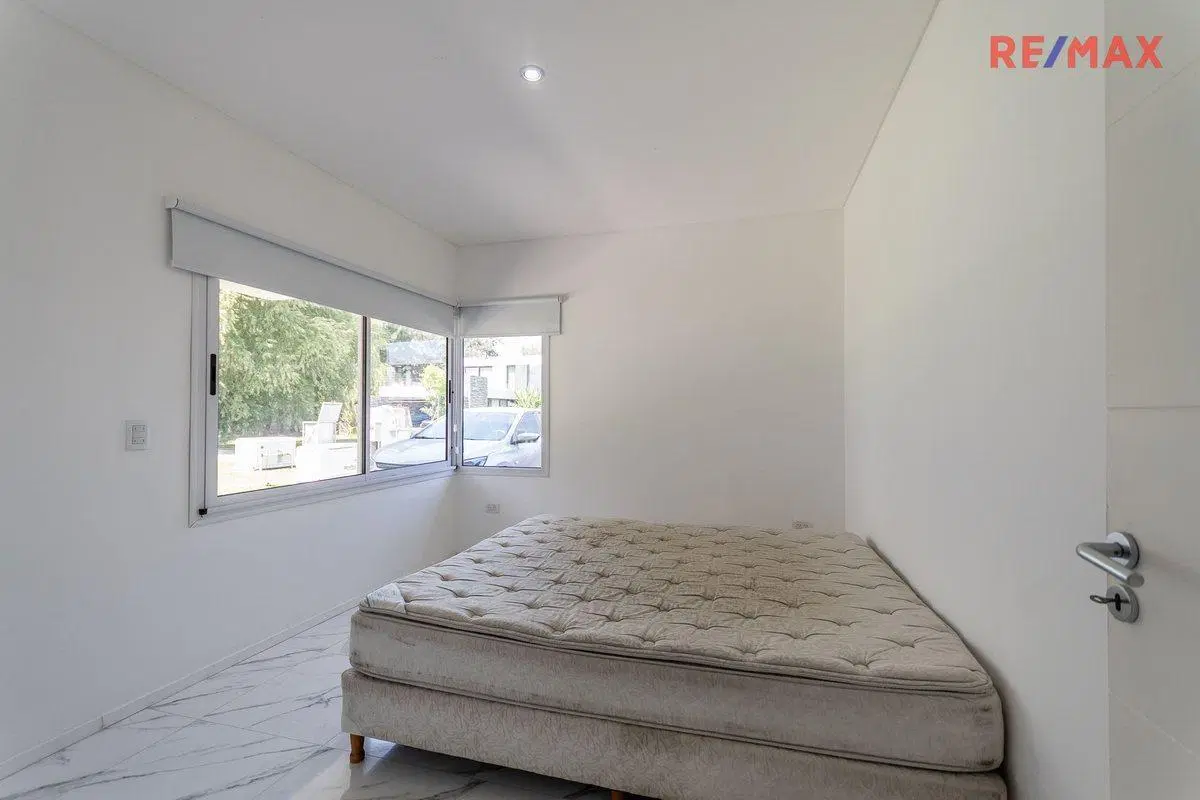 VENTA CASA TERRALAGOS  5 AMB CON PILETA Y PARRILLA 8
