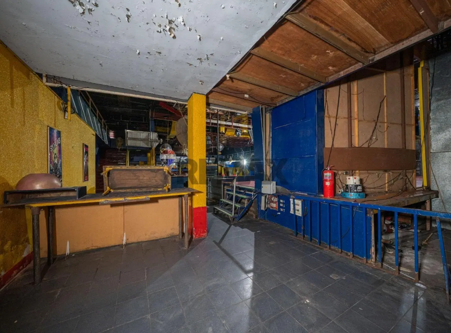 local comercial ex boliche bailable. San justo 4