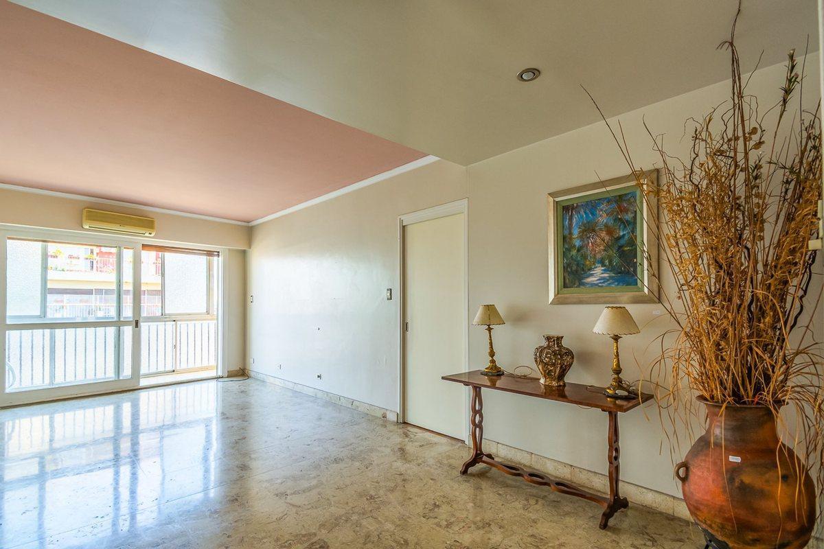 Foto de VENTA DEPTO 3 AMB RECOLETA COCHERA BALCON DEPEND, imagen 1